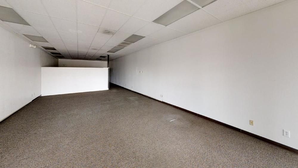Move-In Ready Retail/Office Storefront @ Downtown Corner: 277 N 5th St, Coalinga, CA 93210